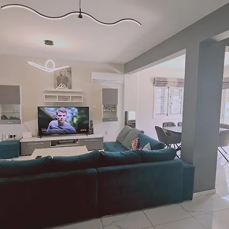 M & L Villa *