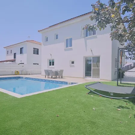 Villa M & L